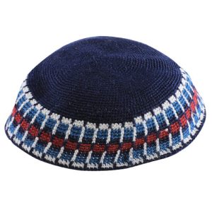 כיפה ד.מ.צ 22 ס"מ רקע כחול כהה עיטור לבן אדום ותכלת