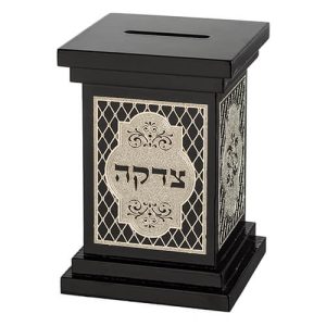 קופת צדקה מהודרת עץ פיאנו עם פלקטות כסף 14 ס"מ
