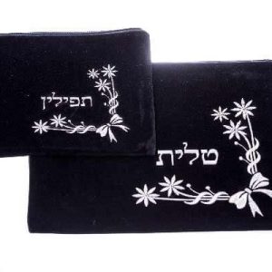 אות רקומה על הכיסוי