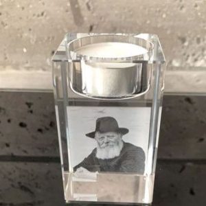 פמוט קריסטל מרובע תמונה הרבי מליובאוויטש